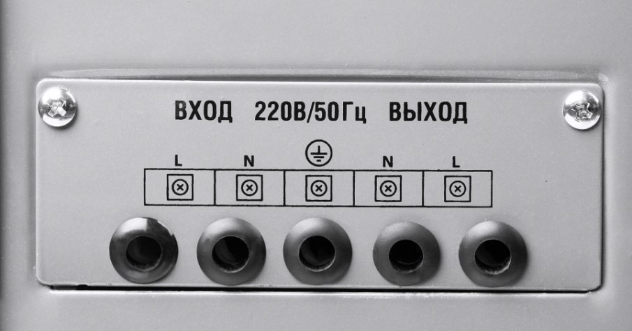 Стабилизатор напряжения однофазный ЗУБР АС 5000 [59380-5]